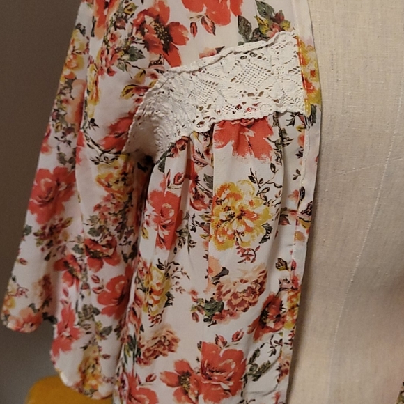 LA Hearts Kimono - Picture 2 of 4